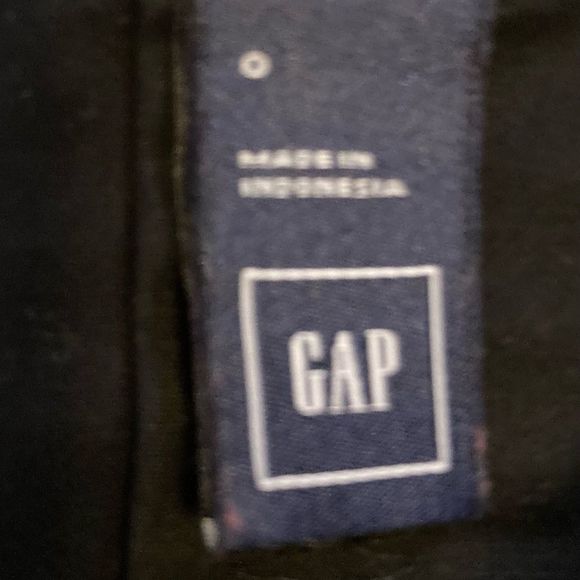 GAP Black Pleated Skirt Size 0. Too long on me. - Picture 4 of 5